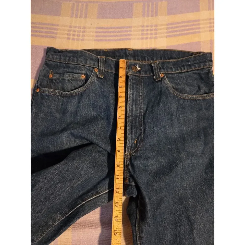 Levis refer measurements